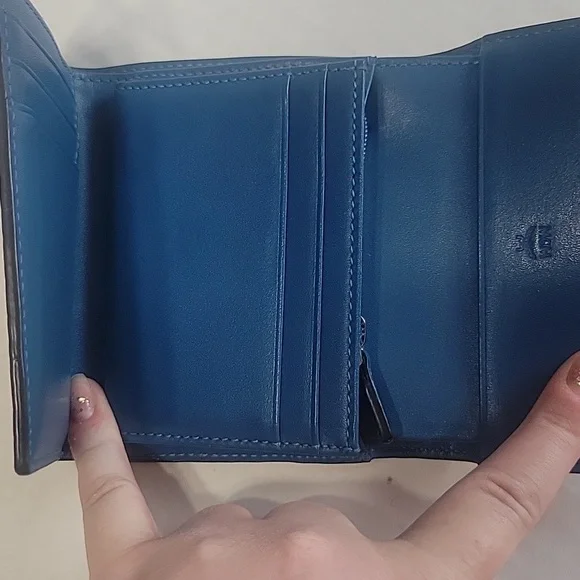 MCM Viesto Berlin 3 Fold Silver Leather Monogram Unisex Wallet - Picture 9 of 12